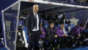 Zidane dirigiendo ante el Leganés