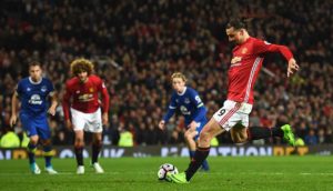 Zlatan ante el Everton