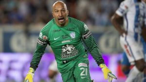 el Conejo Pérez le anota al Cruz Azul en el último minuto