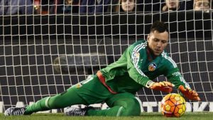 Diego Alves lleva 21 penales parados en La Liga,