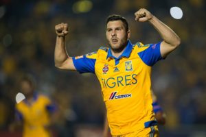 gignac celebra un gol con tigres uanl