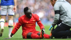 sadio mané lesión liverpool everton premier league 2017