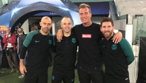 maxi lopez junto a mascherano messi