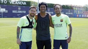 Dinho, Messi y Neymar