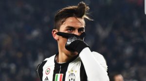 Dybala y su celebración: la mascara romana