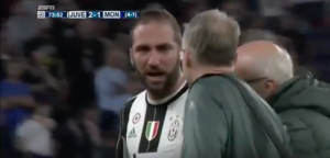 Higuaín llorando en la Champions