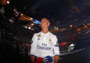cristiano ronaldo celebra con el real madrid la champions