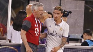 Ancelotti con James