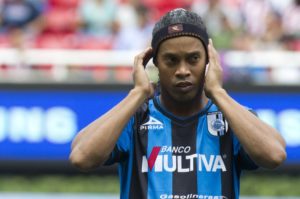 Ronaldinho con el Querétaro