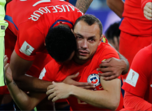 marcelo diaz llorando tras perder la final con chile ante alemania en copa confederaciones
