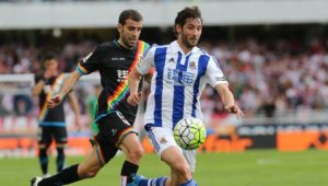 esteban granero disputa un balon en la liga