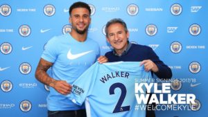 El Manchester City anunció el fichaje de Kyle Walker, procedente del Tottenham, por £50 millones. Firma hasta 2022.