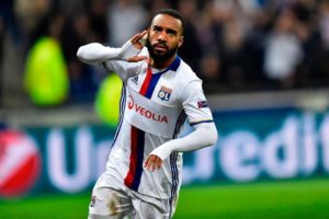 lacazette se despide del lyon y ficha por el arsenal.