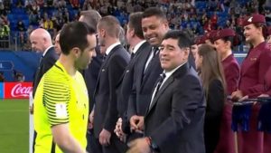 La burla de Maradona a Bravo en la premiación de la Confederaciones