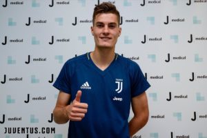 el delantero checo patrik schick ya no ficha por la juventus
