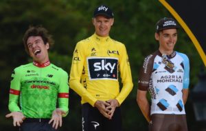 rigoberto uran y chris froome en el podio del tour de francia 2017