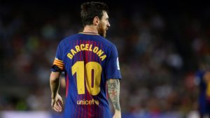 messi con el 10 en su espalda con la nueva camiseta del barcelona