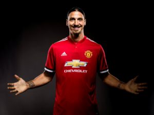 zlatan renueva con el manchester United
