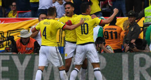 io autorizó a la Federación Colombiana de Fútbol y la empresa Tu Boleta para que inicien la comercialización de las boletas para el partido entre la Selección y su similar de Paraguay, que se disputará el próximo 5 de octubre en la fecha 17 de las Eliminatorias suramericanas. La empresa Tu Boleta “deberá certificar el cumplimiento de las instrucciones dadas a la Federación” respecto a la boletería del crucial juego rumbo a Rusia-2018. La Superintendencia autorizó 1.500 entradas para jugadores y cuerpo técnico de la Selección, como es costumbre. Este miércoles, desde las 8 de la mañana, Tu Boleta iniciará el proceso de venta y dispondrá de 4 mil entradas para clientes de Bancolombia, pues existe un contrato vigente con la firma bancaria, patrocinador de la Selección. Asimismo se autorizó la venta y entrega física de 6.000 boletas en Barranquilla, para que la adquieran los hinchas de la ciudad sede de la Selección en esta Eliminatoria.