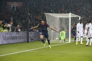 Cavani ante el Niza