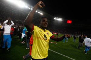 Duván Zapata ante Perú