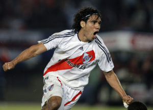 Falcao con River