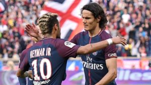 Cavani ‘pasa’ de Neymar