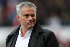 Mou y su gesto característico