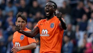 El drama familiar de Adebayor