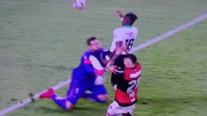lesion diego alves flamengo junior