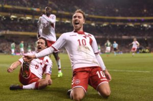 Christian Eriksen (Tottenham) celebra gol con dinamarca