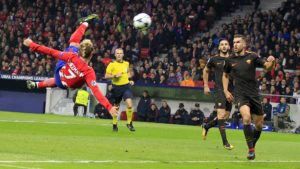 Griezmann dejando su sequía goleadora con esta chalaca a la Roma