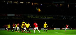 Golazo de tiro libre de ashley young
