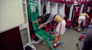 bonucci consolando a donnarumma