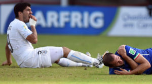 Suárez con Chiellini
