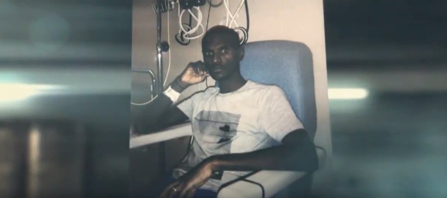 imagenes de eric abidal con cancer de higado en el hospital