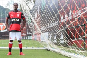 Marlos Moreno fue presentado como nuevo jugador del flamengo