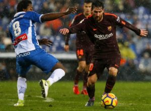 Carlos Sánchez y Leo Messi en españa