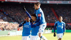 Santiago Arias marca gol en el triunfo del PSV sobe el Feyenoord