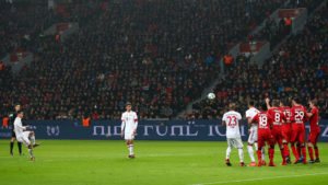 James ante el Leverkusen