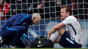 Harry Kane estará un mes de baja debido a una lesión en los ligamentos laterales del tobillo derecho.