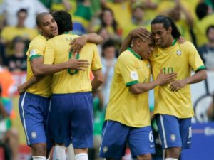 Dinho y Roberto Carlos con Brasil
