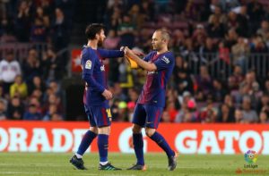 Revelan las palabras de Iniesta a Messi tras entregar cinta de capitán en 'El último clásico'