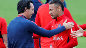 Neymar con Emery en un entrenamiento