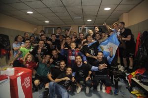 Huesca celebrando el ascenso