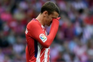 A Griezmann lo silbaron y el francés terminó llorando