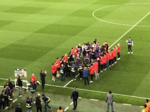 pasillo de honor staff barcelona tras superclasico a petición de piqué