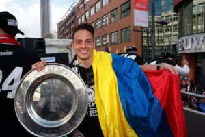 santi arias campeon del psv y mejor jugador de la eredivisie 2017-18