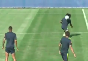 jugada de marcelo en entrenamiento de brasil