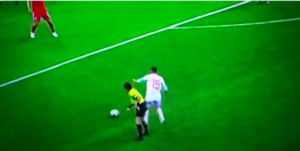 sergio ramos empujon a arbitro iran españa